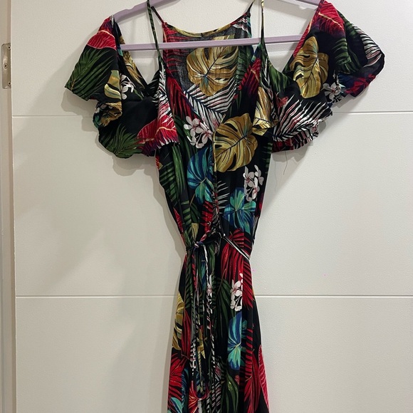 Cod shoulder dress it’s a summer dress size M Only use it ones - Picture 1 of 6